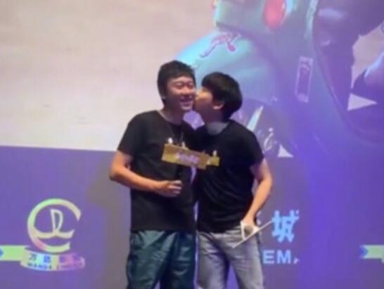 彭昱畅否认片场被欺负是怎么回事 彭昱畅如何回应片场被欺负传闻的