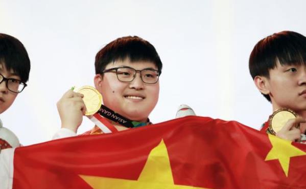 uzi退役声明完整版:感谢家人和婷婷