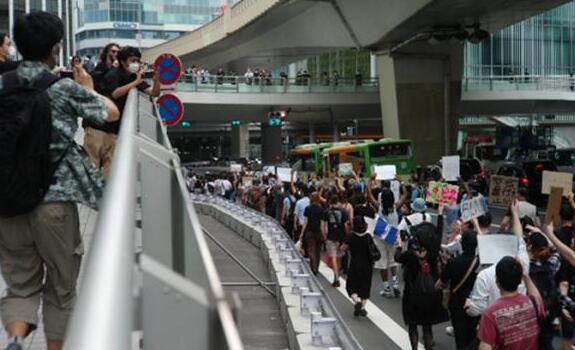 日本爆发示威游行是怎么回事 日本为什么也爆发示威游行