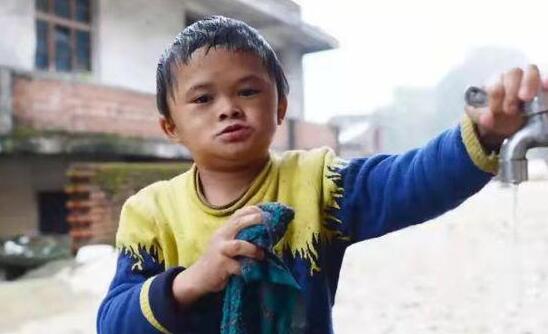 12岁小马云被解约遣送回村是怎么回事 小马云为什么不火了