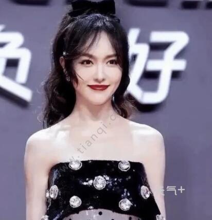 唐嫣晒女儿背影是怎么回事 唐嫣晒女儿背影是什么情况