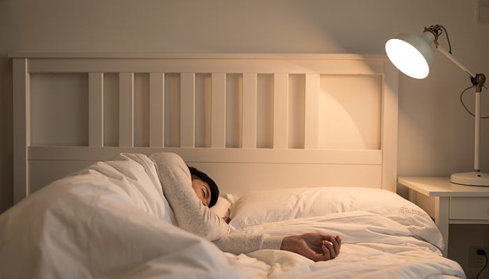 研究称与伴侣共眠好过独睡  睡得更快睡得更香