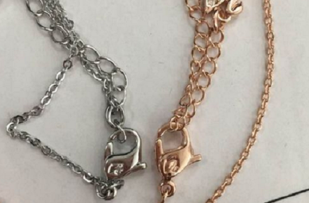 施华洛世奇黑天鹅怎么看真假 施华洛世奇黑天鹅真假鉴定