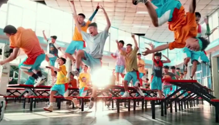 燃野少年的天空剧情介绍 燃野少年的天空剧情简介