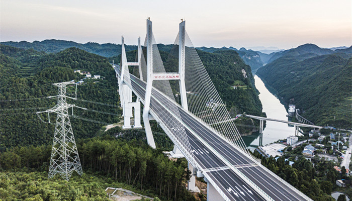 贵州最高的桥是什么桥 贵州最高的桥是哪一座桥