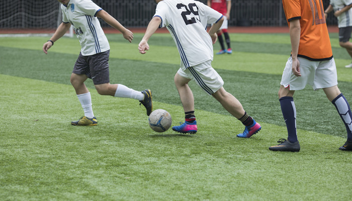 一个足球场多少亩 一个足球场大概多少亩