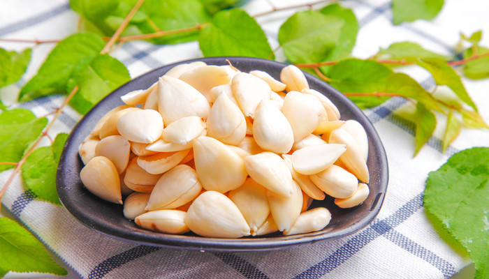 橡子与榛子的区别 榛子和橡子是不是同一种东西