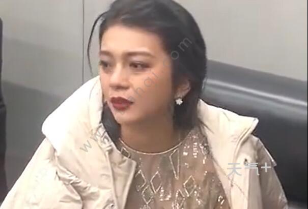 谈莉娜被记者问哭是怎么回事 谈莉娜为什么被记者问哭