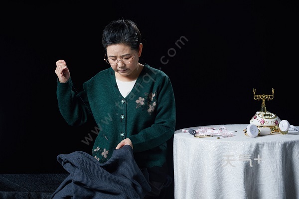 古体诗游子吟的作者是 游子吟全诗表达了什么