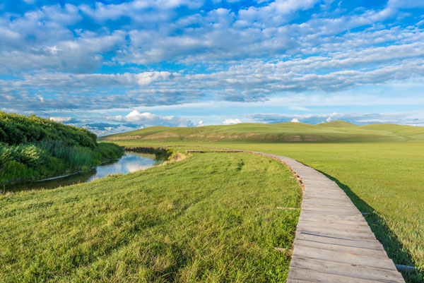 乌拉盖草原几月去最好 乌拉盖草原旅游时间