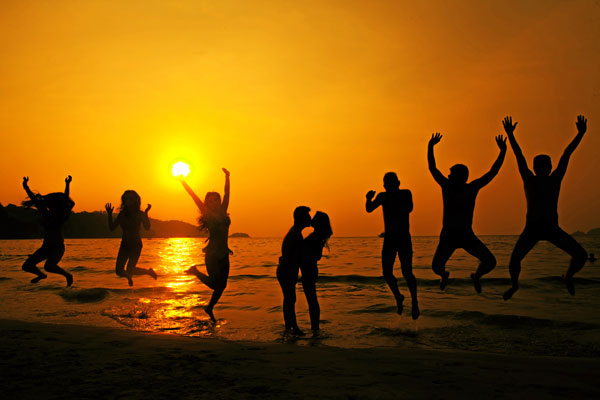 跟团和自由行哪个划算 跟团旅游省钱还是自由行省钱