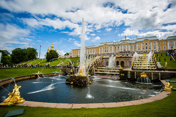 俄罗斯夏宫好玩吗