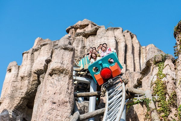 上海欢乐谷门票 上海欢乐谷好玩吗