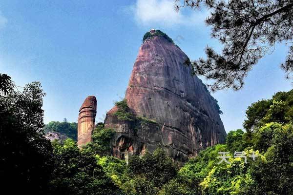 那关于韶关丹霞山旅游攻略就介绍到这了,由于丹霞山有几处接近90度的