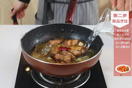 鹌鹑蛋红烧肉的做法 家常鹌鹑蛋红烧肉做法