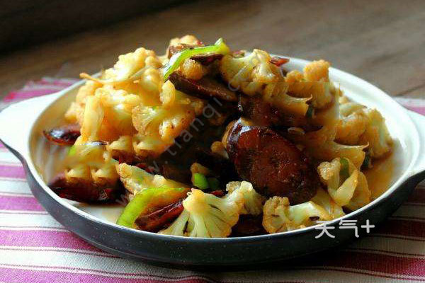 腊肠炒什么好吃 菜花炒腊肠的做法