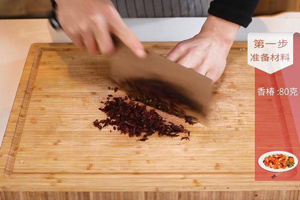 香椿鸡蛋饼的做法 香椿鸡蛋饼怎么做