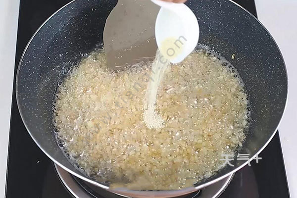 蒜香小龙虾的简单做法 正宗蒜香小龙虾怎么做