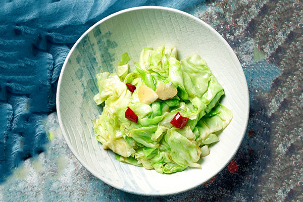 包心菜怎么炒好吃 手撕包菜的做法