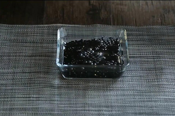 芝麻黑豆豆浆的做法 芝麻黑豆豆浆怎么做