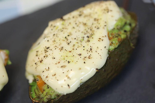 牛油果焗虾仁的做法 牛油果焗虾仁的简单做法