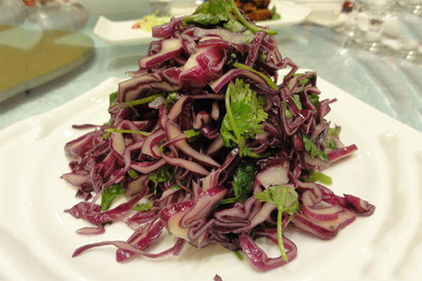 紫甘蓝怎么拌凉菜 凉拌紫甘蓝的做法