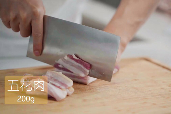 家常茶树菇干锅五花肉做法 茶树菇干锅五花肉怎么做