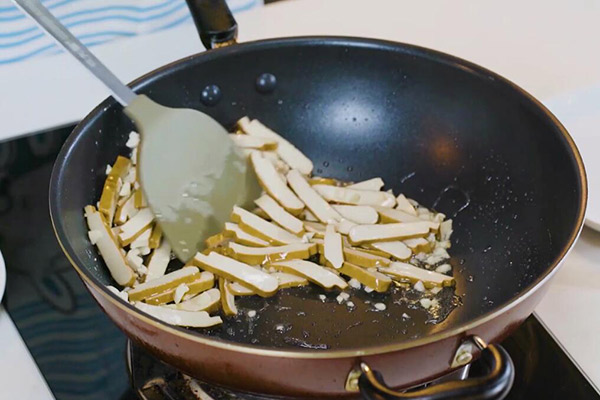 芹菜的做法大全 芹菜怎么做好吃