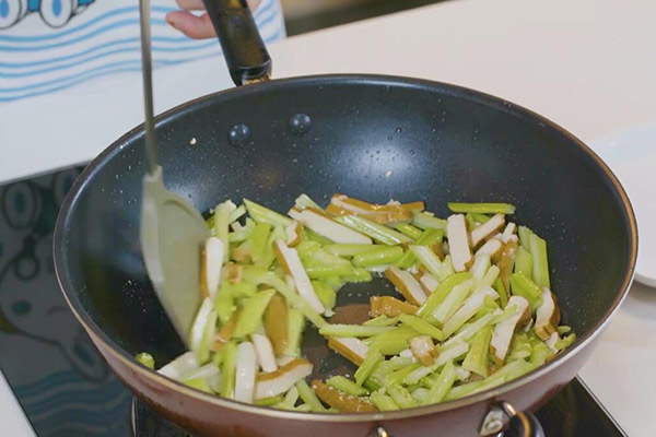 芹菜的做法大全 芹菜怎么做好吃