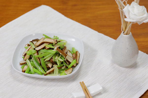 芹菜的做法大全 芹菜怎么做好吃