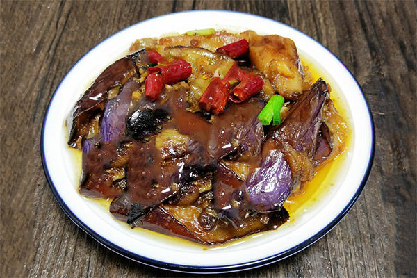 油焖茄子的家常做法 油焖茄子怎么做