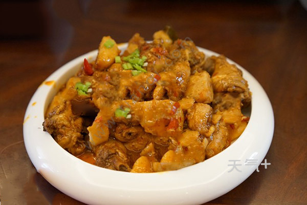 芋头怎么吃 芋儿烧鸡的家常做法