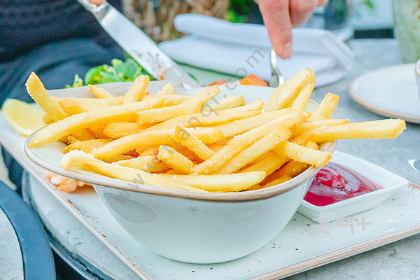 炸薯条怎么做 炸薯条的家常做法