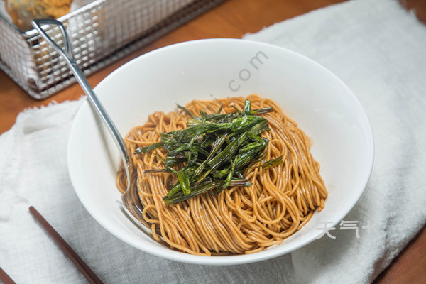 葱油拌面怎么做 葱油拌面的家常做法