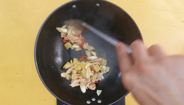 炒鸡柳的做法 菠萝鸡柳做法