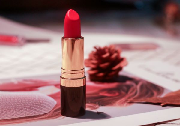 孕期禁用的化妆品有哪些 孕妇不能用的化妆品