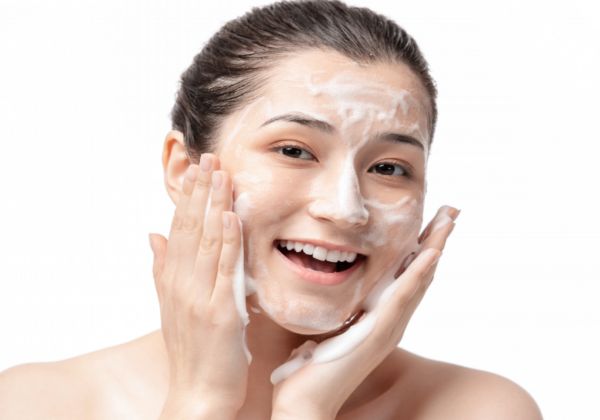 脸过敏用盐水洗可以吗 脸过敏怎么办