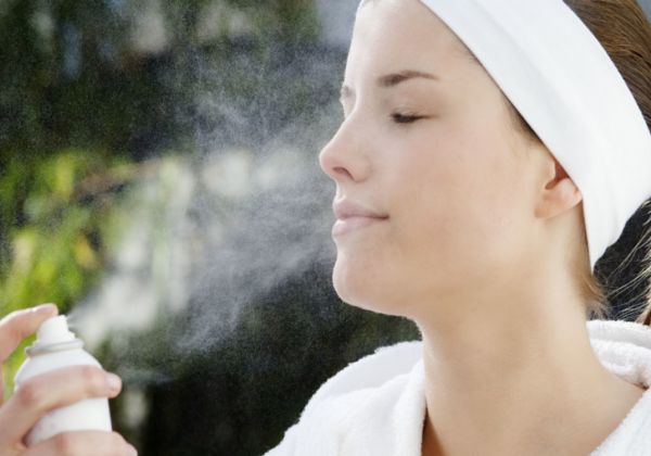 素颜霜喷雾的使用方法 素颜霜如何用