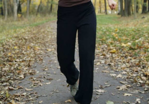 秋季卫衣怎么搭配 卫衣的搭配方法