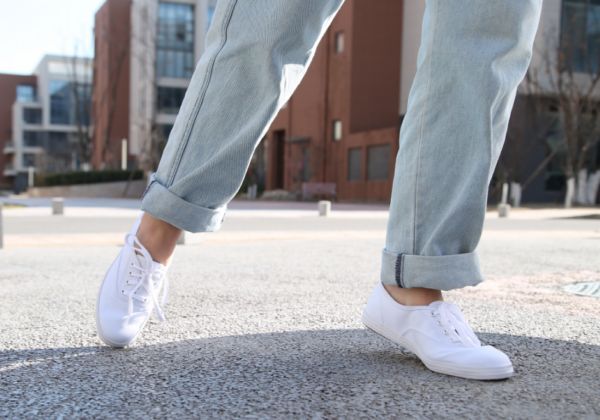 腿粗如何挑选裤子 腿粗挑选裤子的技巧有哪些