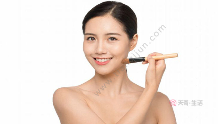 没有美妆蛋如何徒手上妆（没有美妆蛋徒手上妆的方法）