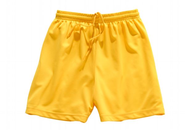 黄t恤配什么颜色短裤 黄t恤如何搭配短裤