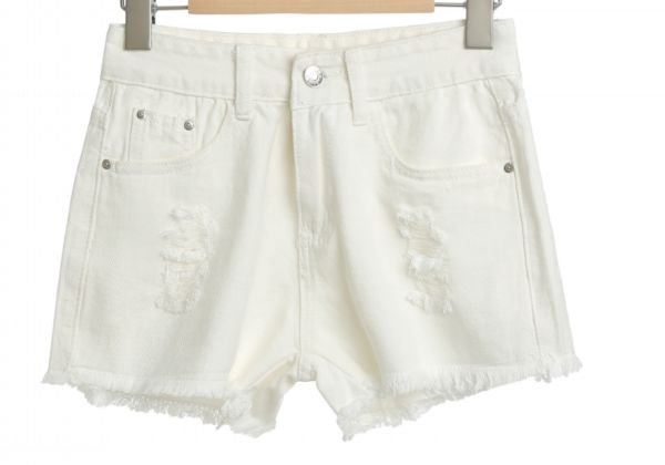 黄t恤配什么颜色短裤 黄t恤如何搭配短裤