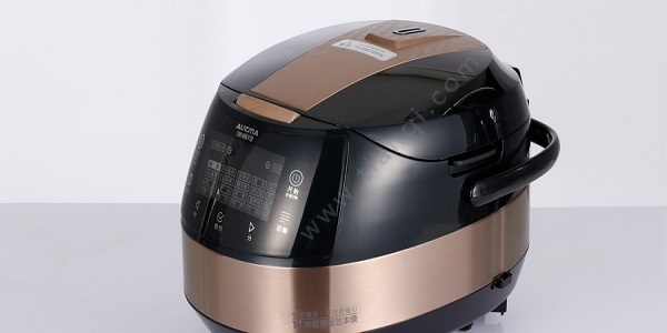 电饭煲可以炒菜吗 电饭煲的妙用