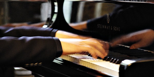 电钢琴和钢琴的区别 电钢琴和钢琴有什么不同