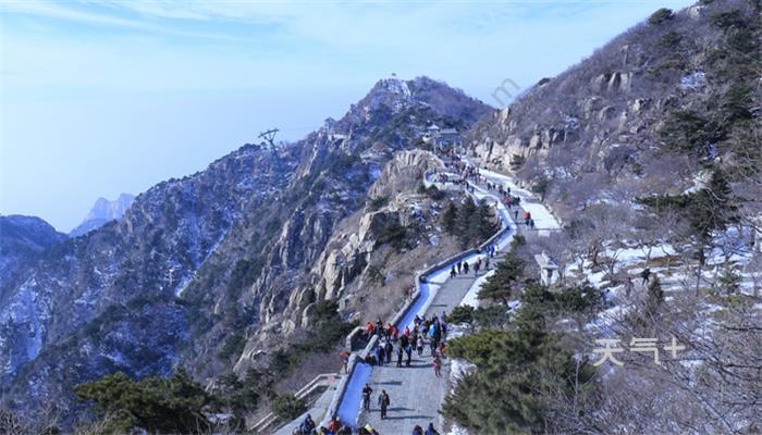 东岳泰山的诗句东岳泰山的诗句有哪些
