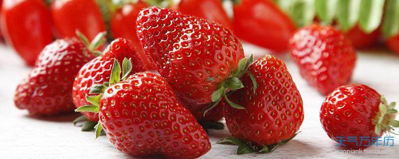 梦到摘草莓被人发现是什么意思 梦到摘草莓被人发现意味着什么 