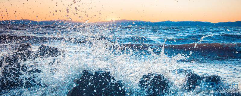 梦境深蓝，解析梦中汪洋与发大水的寓意