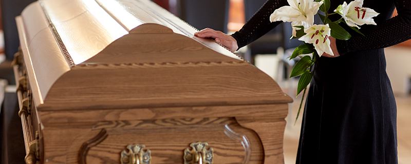 梦中看到了黄色的棺材代表什么 梦见黄色的棺材是什么征兆