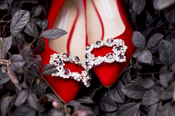 梦见红鞋预示什么 梦见红鞋好不好